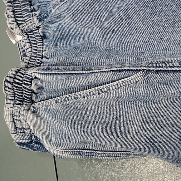 Pacson cargo vintage jeans, elastic in back of waist. Size small. Straight leg. - Picture 7 of 10